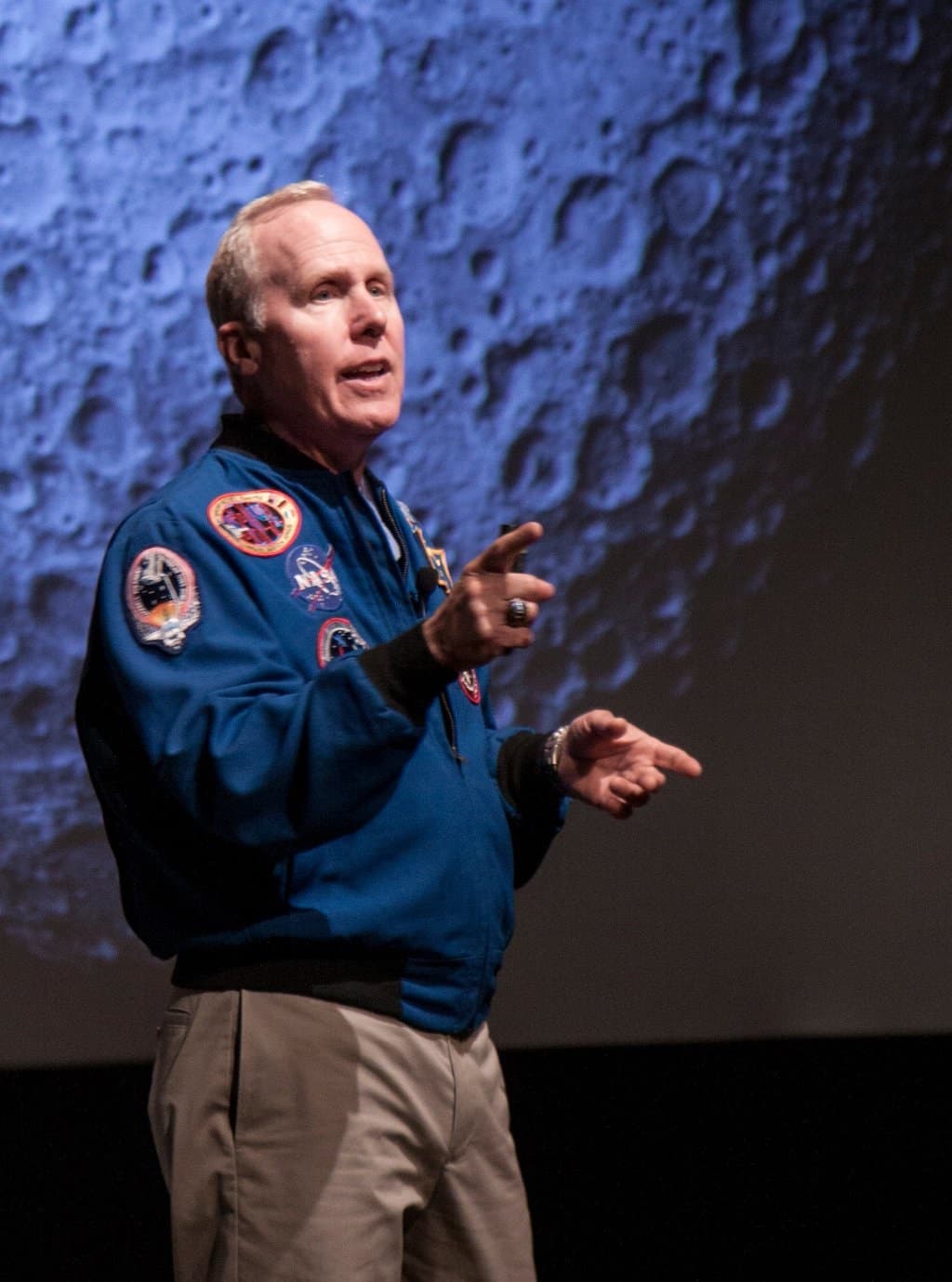 Tom Jones, ex-astronauta de la NASA