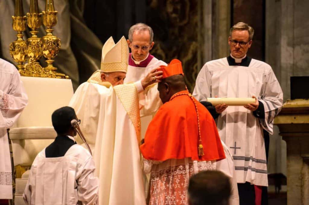 El Papa Francisco crea cardenal a Fridolin Ambongo, arzobispo de Kinshasa