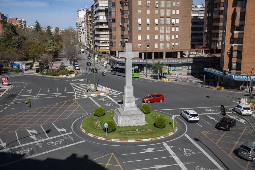 Cruz de Cáceres, en la Plaza de América - la quieren retirar