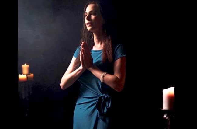 Joelle Maryn en un posado para un reportaje visual sobre espiritualidad