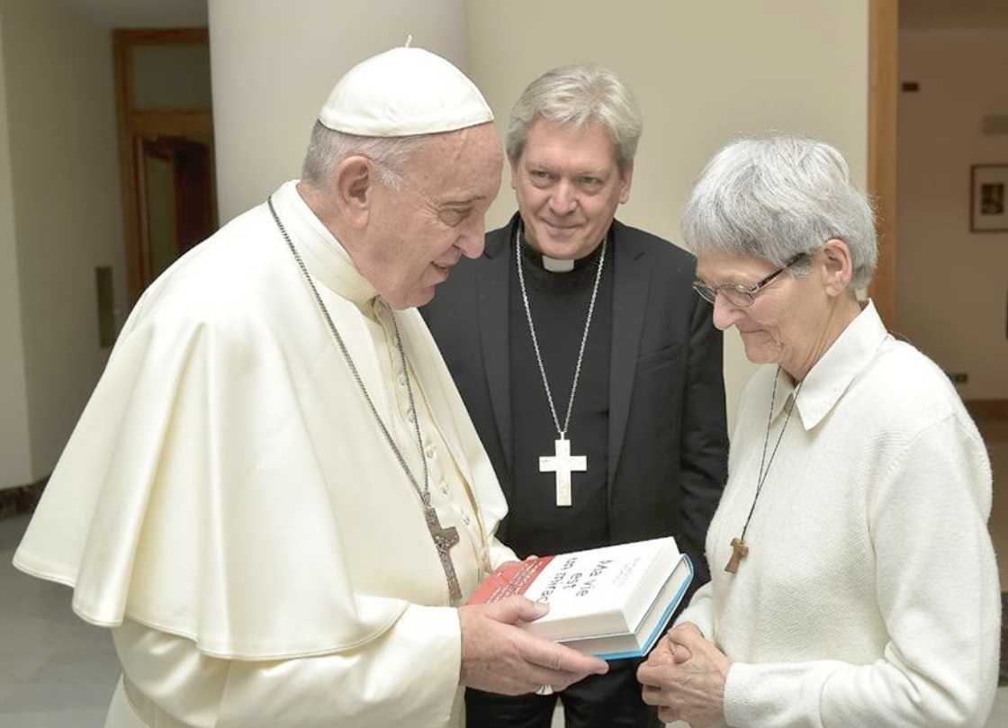 Bernadette Moriau, último milagro reconocido, en un encuentro con el Papa Francisco