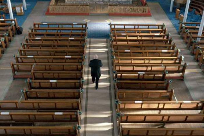 Iglesia escocesa vacía