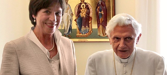 Benedicto XVI y Gabriele Kuby.