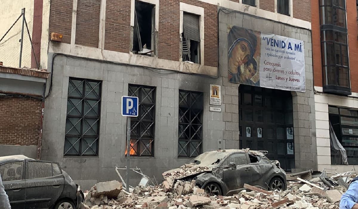 El edificio parroquial de La Paloma tras la explosión