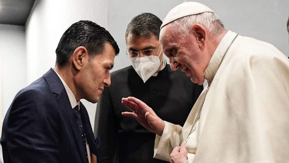 El Papa Francisco con el padre de Alan Kurdi, el niño ahogado en 2015