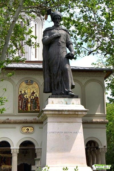 Estatua de Constantino Brancovan en Bucarest.