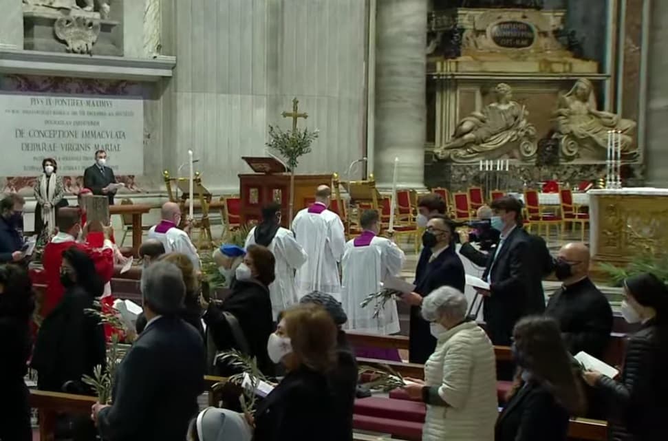 Procesión de la misa del Papa de Domingo de Ramos 2021 en San Pedro del Vaticano