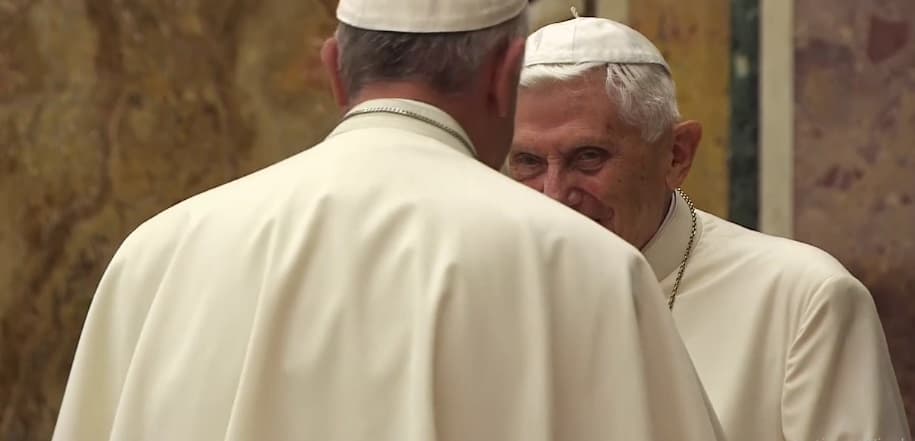 Francisco con el Papa emérito Benedicto XVI