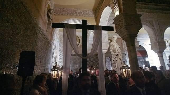 Un Via Crucis sevillano pasa por la Casa Pilatos