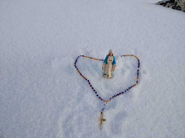 Imagen de la Virgen María y el rosario de Sorang