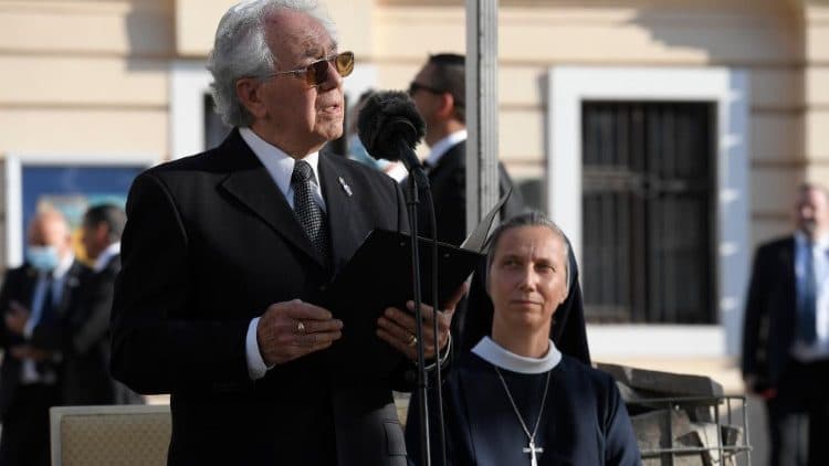 Testimonios en Bratislaba con el Papa recordando la persecución antisemita de la Segunda Guerra Mundial