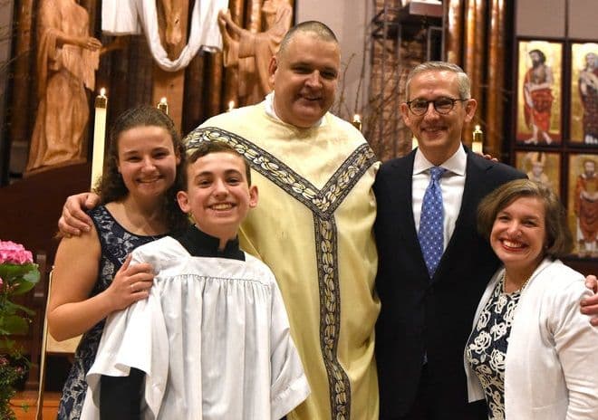 David Bereit, cofundador de 40 Días por la Vida, con su esposa e hijos al hacerse católico en 2018
