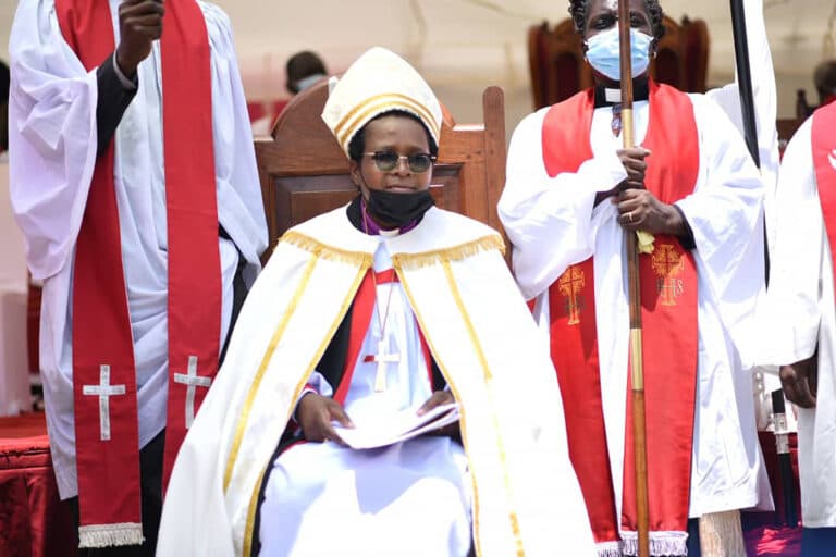 Rose Okeno, primera obispesa anglicana en Kenia