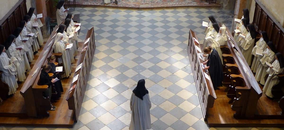 Cistercienses de Boulaur rezando