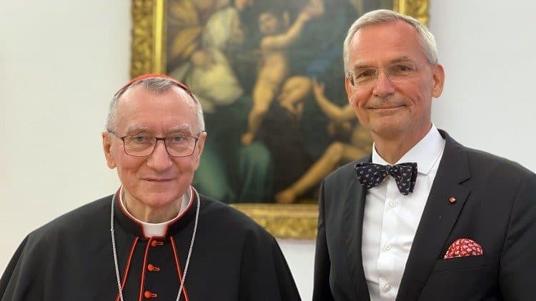 Michael Feldkamp junto al cardenal Parolin