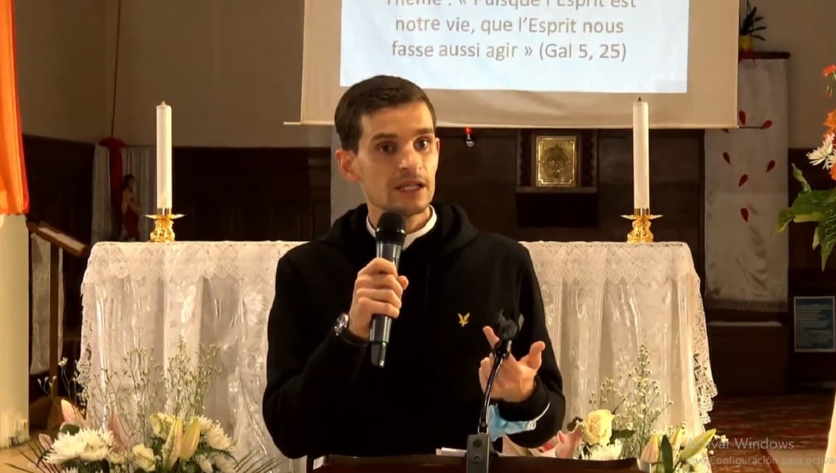 Martin de Laubadère fue ordenado sacerdote en París en 2019