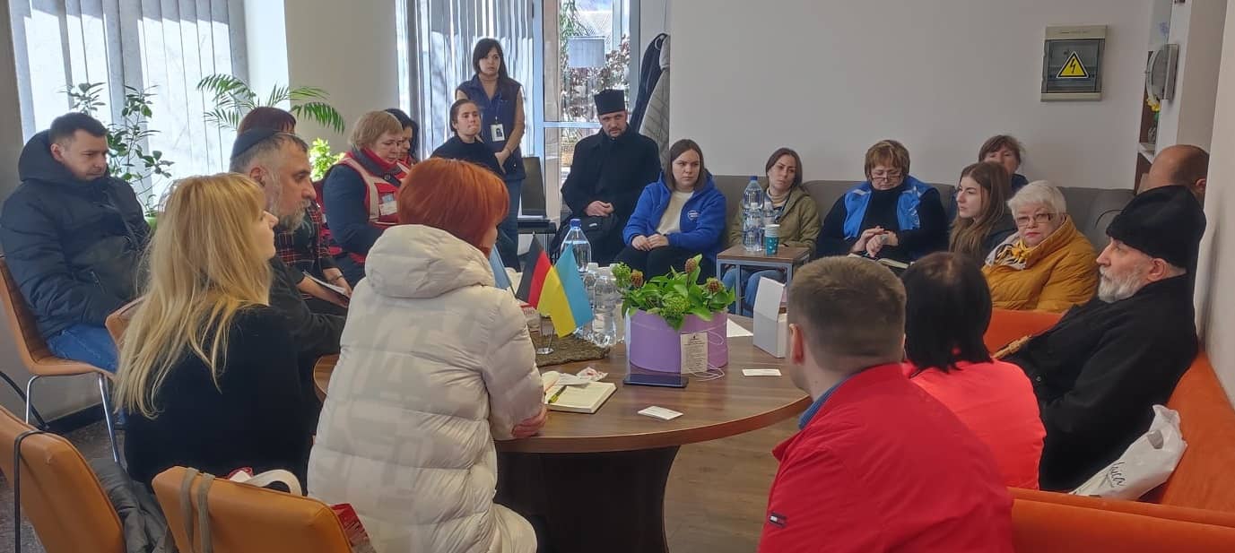 Judíos, latinos, grecocatólicos y asociaciones civiles se reúnen en Cáritas Dnipró, en Ucrania