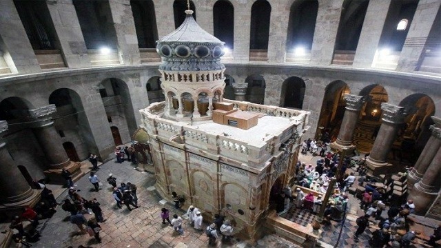 Interior de la basílica del Santo Sepulcro