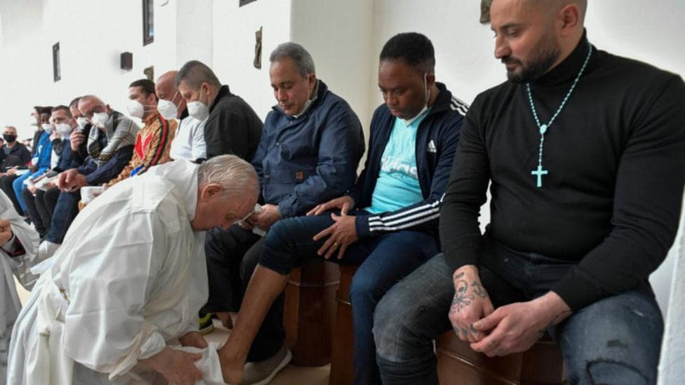 El Papa lava los pies a presos en Civitavecchia en 2022