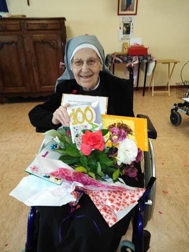 La hermana Marie Joseph al cumplir los 100 años