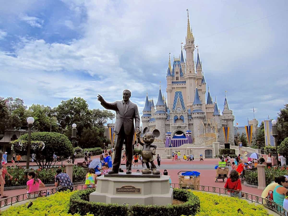 Estatua dedicada a Walt Disney en Disney World