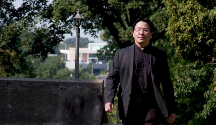 Sang Woo Chi ha estudiado 17 años teología y filosofía para ser sacerdote