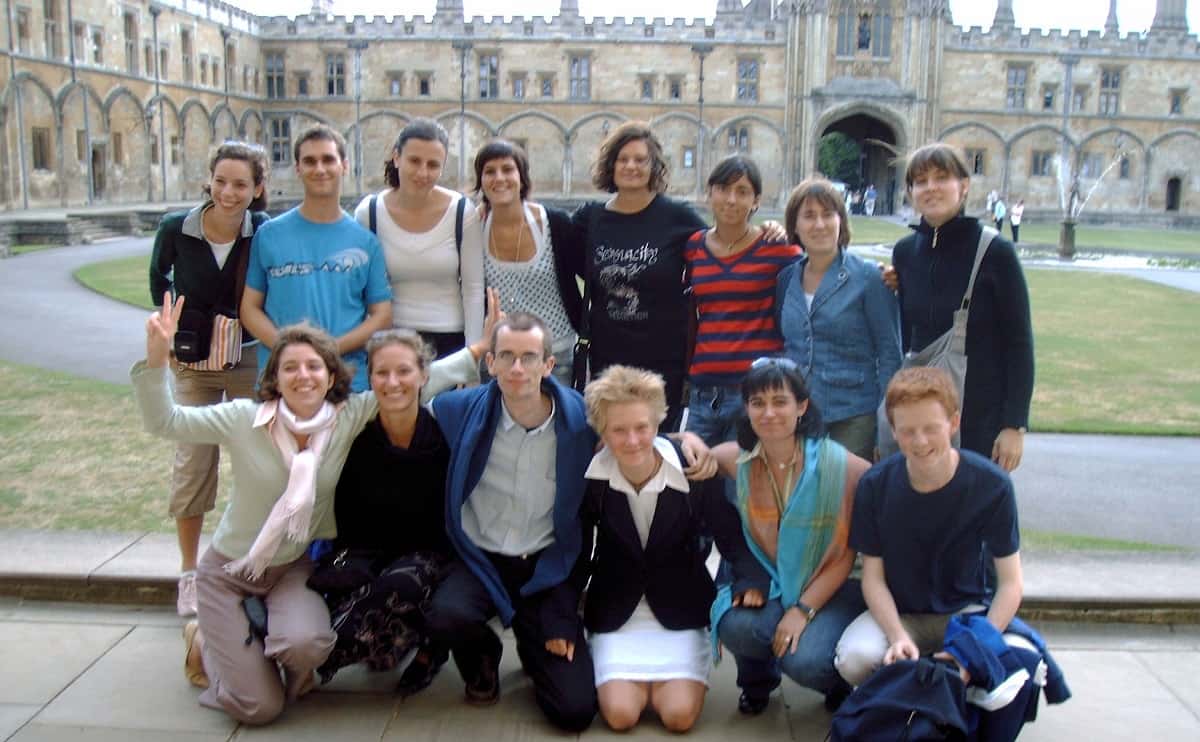 Un grupo de voluntarios que participó en el proyecto de verano en Oxford y Londres.