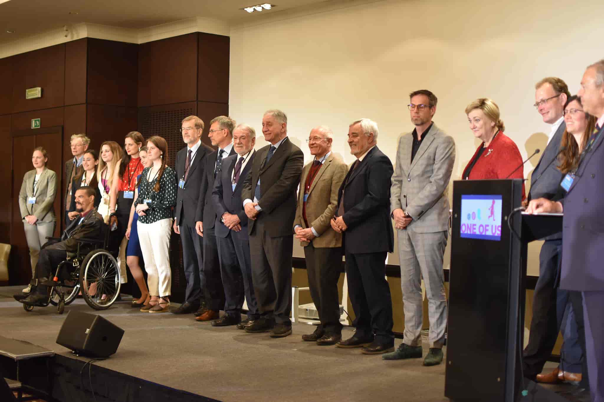 Foto de grupo de los ponentes del congreso One of Us 2022 en Bruselas