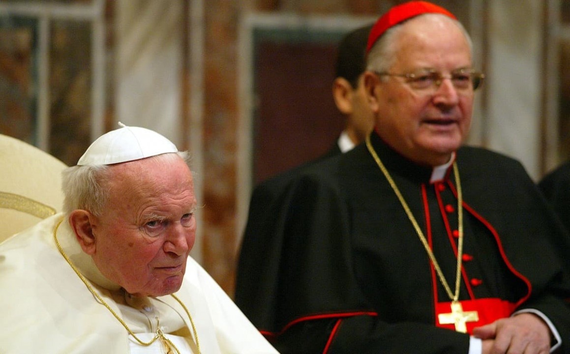Juan Pablo II y el cardenal Sodano.