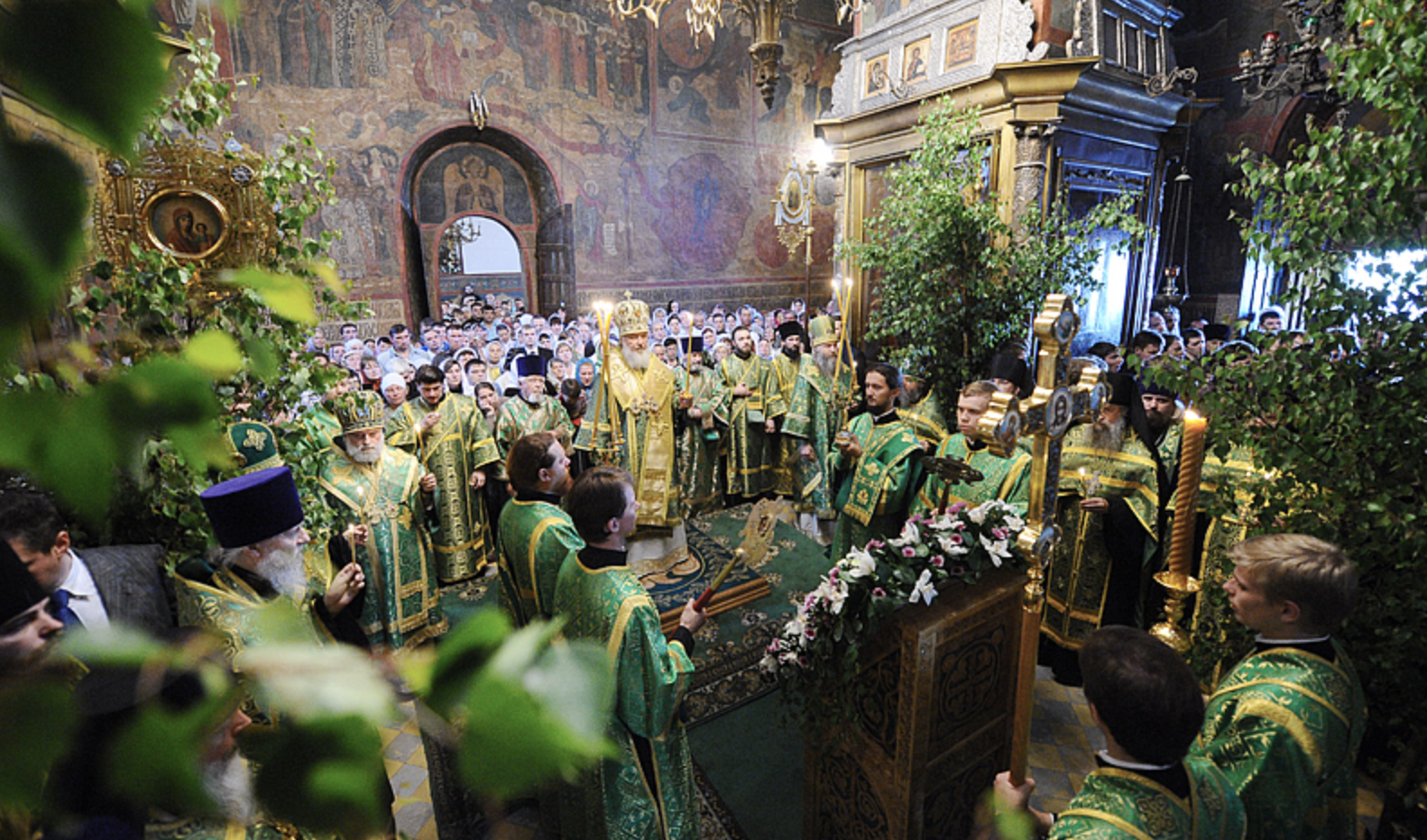 Los ortodoxos celebran Pentecostés. 