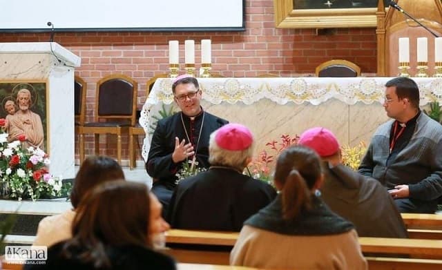 Monseñor Zinkovskiy conoce al detalle la enorme diócesis de Karaganda