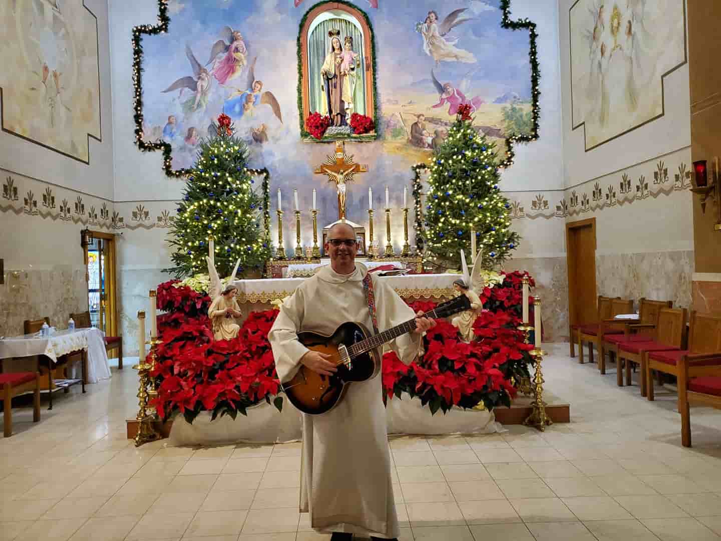 Daniel Bowen en Navidad retoma la guitarra de su época rock para alabar al Niño Jesús