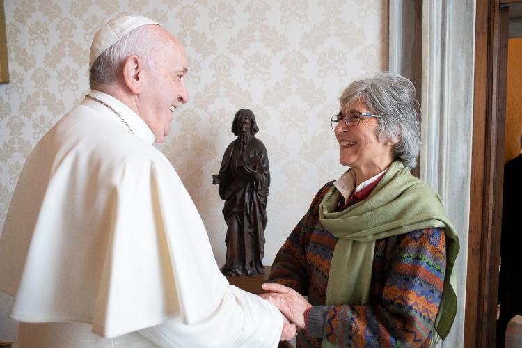 El Papa Francisco con Lía Zervino, socióloga y presidenta de UMOFC