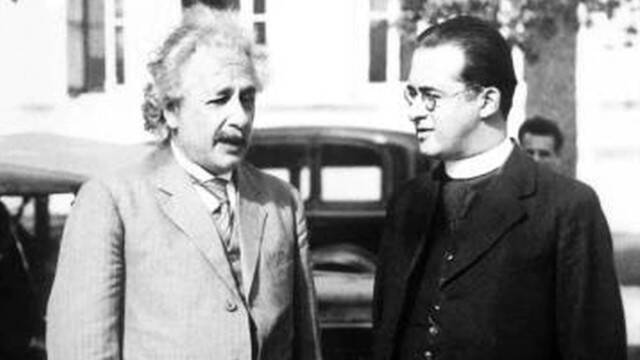 Einstein y Lemaître.