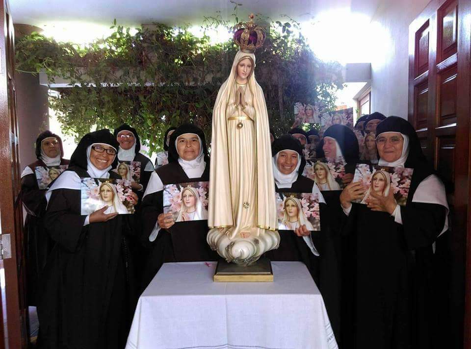 Virgen_peregrina_en un convento.