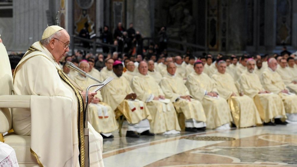 El Papa en la Misa de Epifanía de 2023 en la Basílica de San Pedro