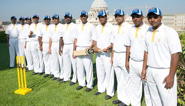 Los pioneros del equipo de críquet del Vaticano en 2013