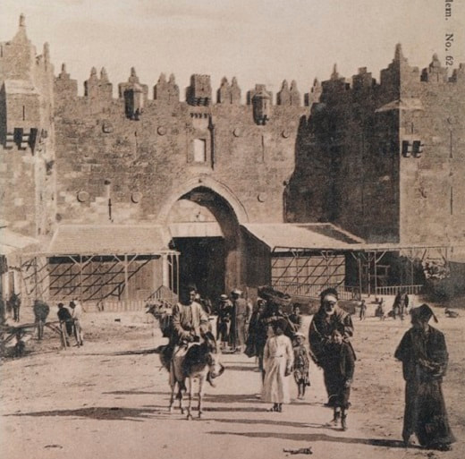 La puerta de Damasco en Jerusalén entre 1904 y 1908