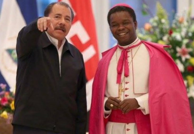 Nwachukwu y Ortega, cuando era Nuncio en Nicaragua