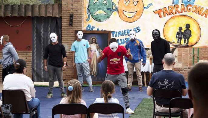 La Comunidad del Cenáculo en Tarragona representa una obra teatral sobre el proceso de liberación de la adicción