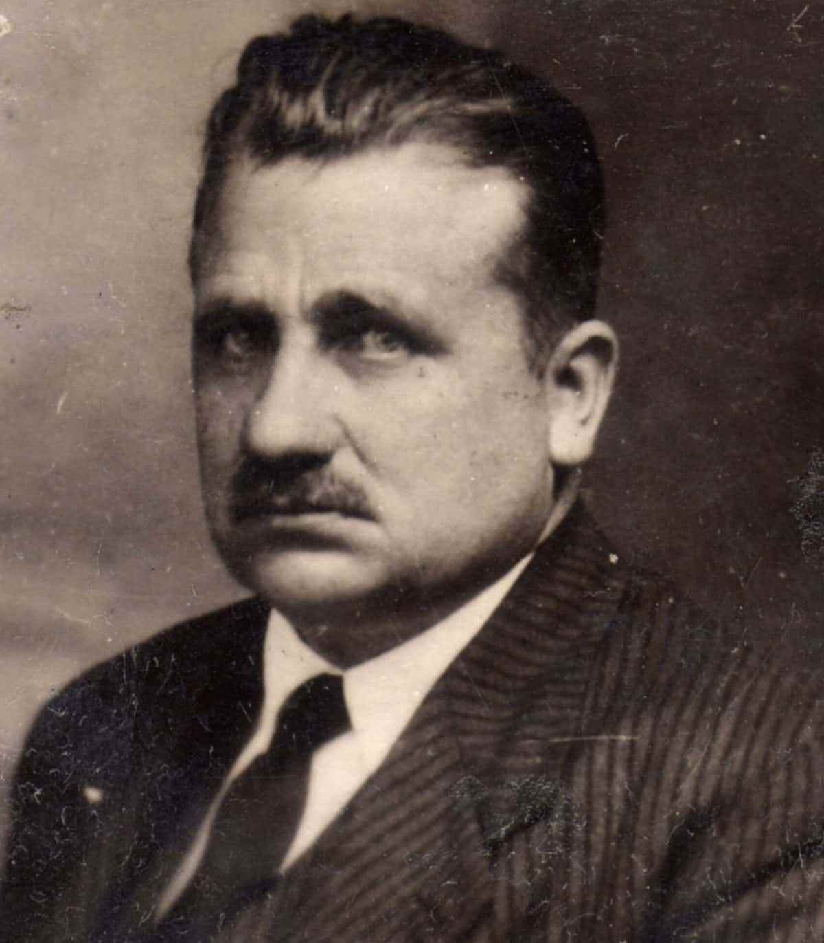 Agustín Alcalá Henke. 