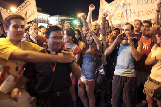 Laicistas radicales y furiosos agreden a peregrinos católicos en la JMJ de 2011 en Madrid