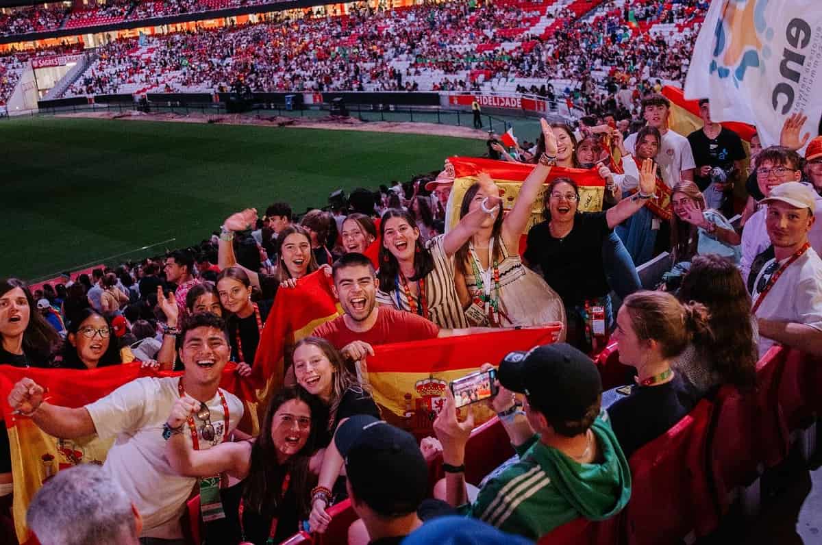Unas 40.000 personas en el estadio del Benfica en The Change para alabar a Cristo