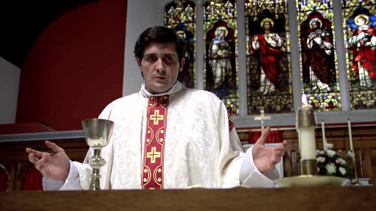Jason Miller como padre Karras... pero otros dos jesuitas de la película eran verdaderos jesuitas
