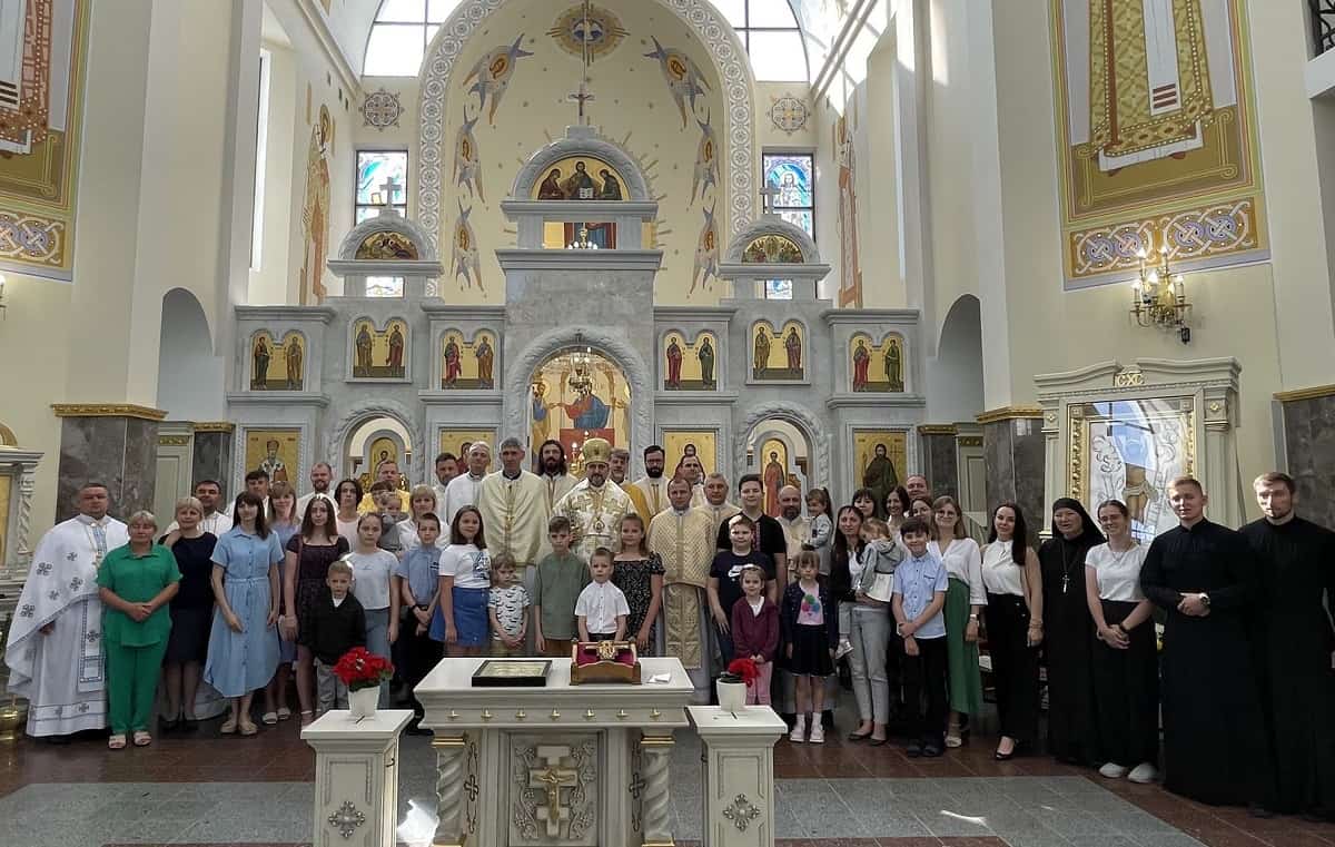 sacerdotes_familias_ucrania_retiro_1200