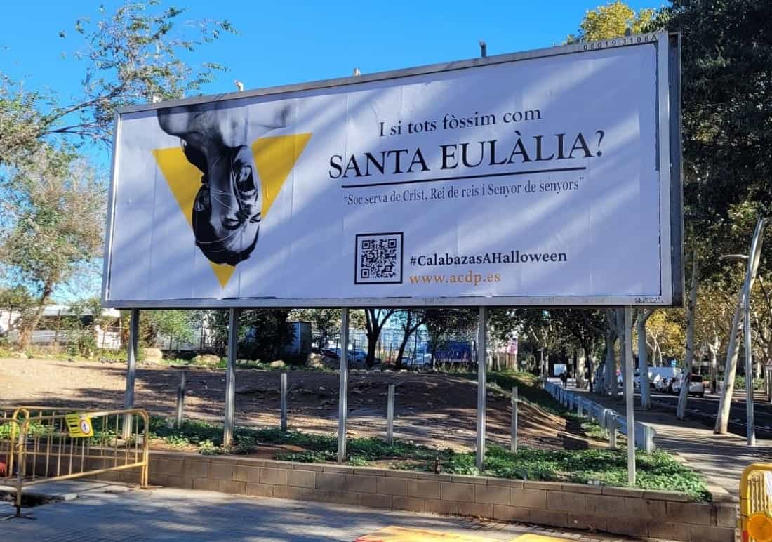 Cartel de la ACdP en Barcelona promoviendo la figura de Santa Eulalia, con alusiones al cine de terror