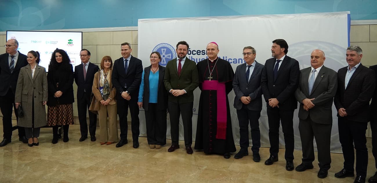 Obispo Munilla con alcaldes de Alicante, Orihuela y Elche y personalidades autonómicas