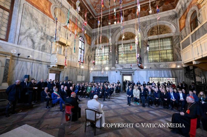 El Papa, con los artistas de la Bienal en Venecia: el arte, una «ciudad refugio» contra el egoísmo