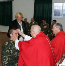 Cada año 3.000 militares y guardias civiles reciben la Confirmación en la Iglesia Católica