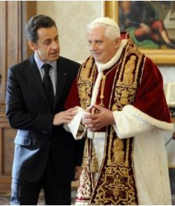 El gobierno francés critica las palabras del Papa sobre el preservativo y el sida
